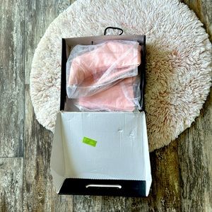 •• FASHION NOVA ••